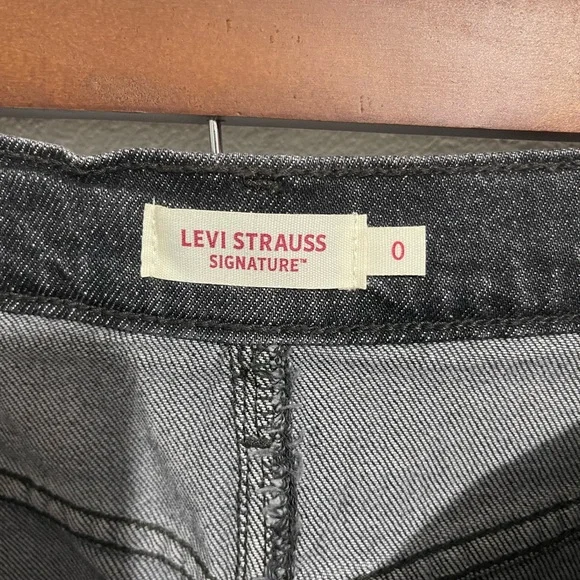 Levi's Wash Black Maxi Skirt - Picture 7 of 7